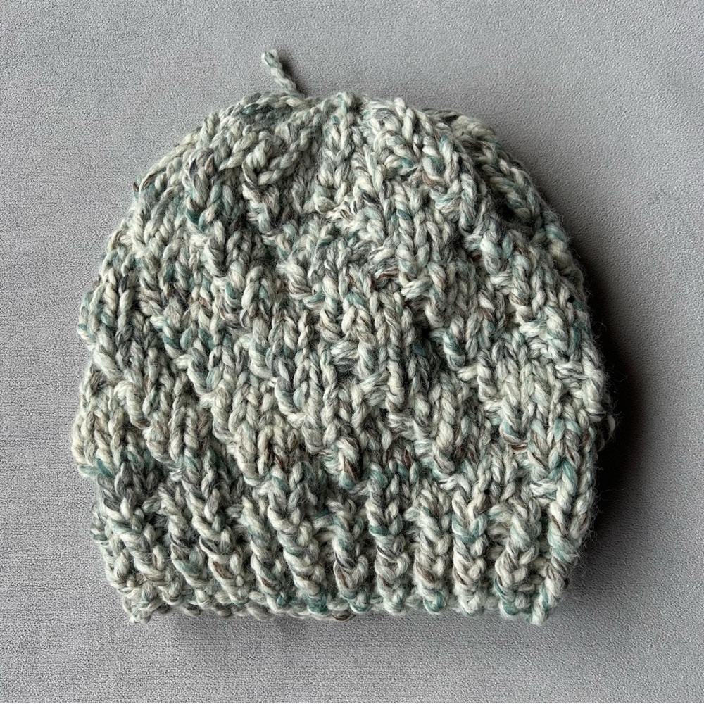 Hand Knit Toque 🇨🇦 ~ Adult Medium ~ Brand New!